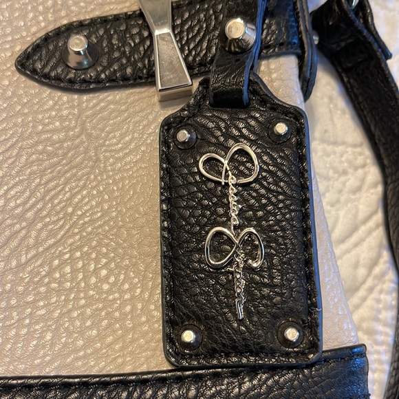 Jessica Simpson small shoulder bag - Picture 5 of 5